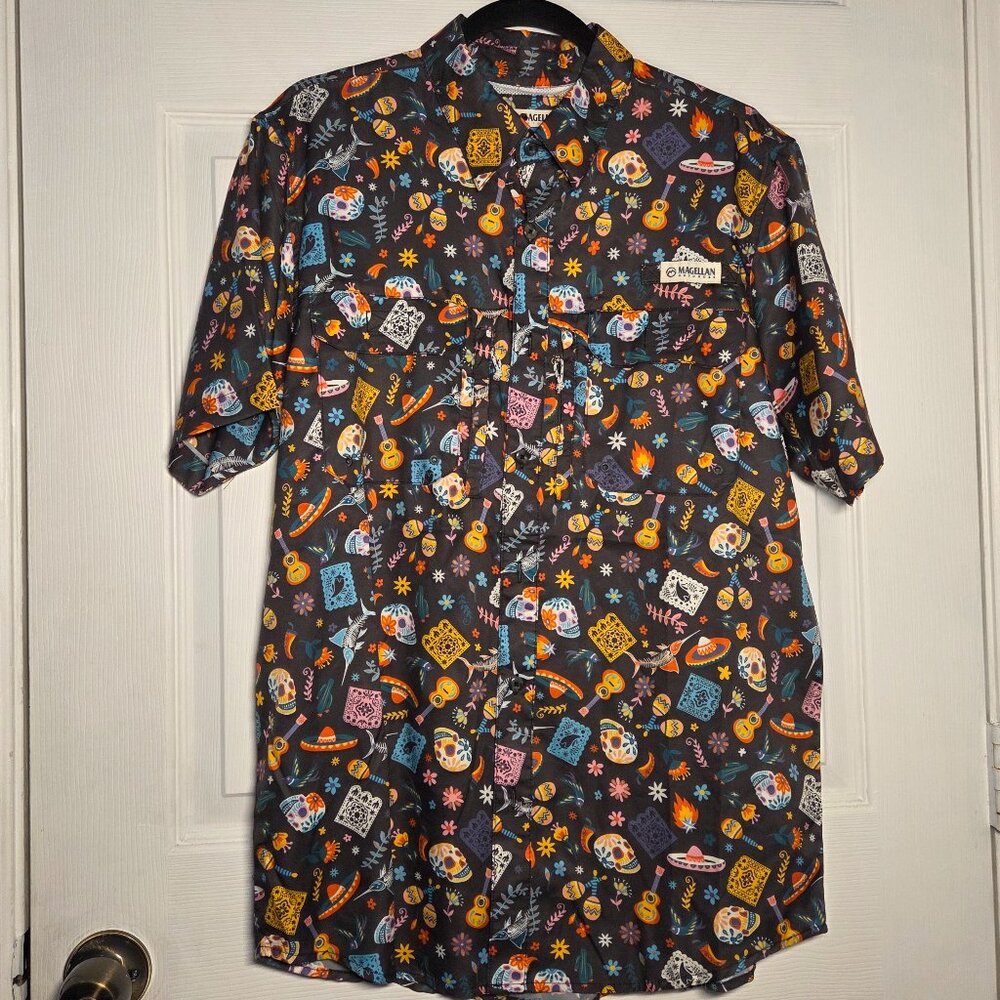 Like NEW!!! Magellan Outdoor Fish Gear Dia De Los Muertos Print - Size Small
